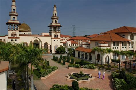 Gangguan berlarutan sepanjang cuti hujung minggu ketika kebanyakan. Degree Multimedia terbaik di KUIS - FSTM KUIS