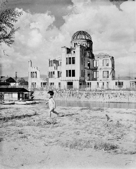 Doujin music | 同人音楽 8 янв 2015 в 18:38. Children playing in the nearby of A-Bomb Dome (Genbaku dome 原爆ドーム ...