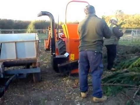 Built bear cat tough, yet compact in design, this 5 inch chippers will handle your green waste recycling problems. bearcat 554 pto chipper shredder - YouTube