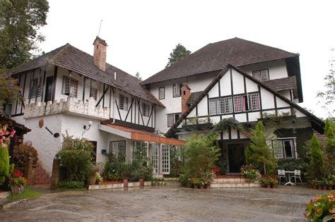 Sixty kilometres of loops, switchbacks and steady climbing takes you to this standing alongside the golf course is the smokehouse hotel and restaurant. Smokehouse Hotel Cameron Highlands