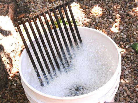 Clr pb bbq grill cleaner. How To Clean A BBQ Grill In 10 Easy Steps - King of Maids Blog