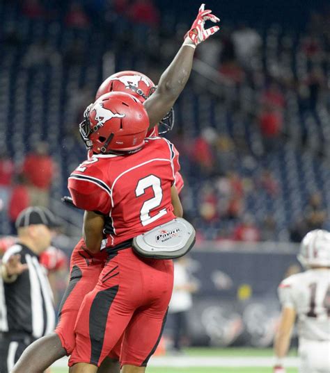 north shore grinds out a gritty performance against judson in state semifinals