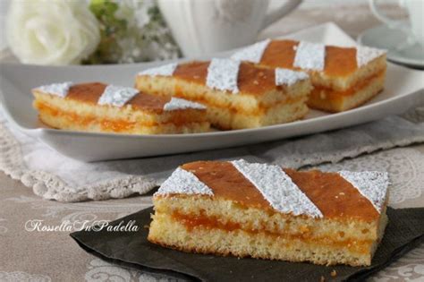 Ingredienti (tortiera da 24 cm.) 1 bustina di lievito per dolci (16 g.) preparazione del pan di spagna allo yogurt. Merendine allo yogurt e marmellata, tipo yogo brioss ...
