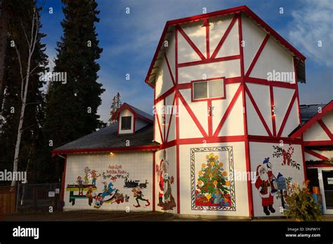 La casa de Santa Claus en el polo norte santaland alaska usa con