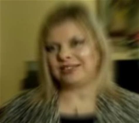 קרא הכל על שרה נתניהו באתר גלובס: James: שרה נתניהו תמונות דיילת