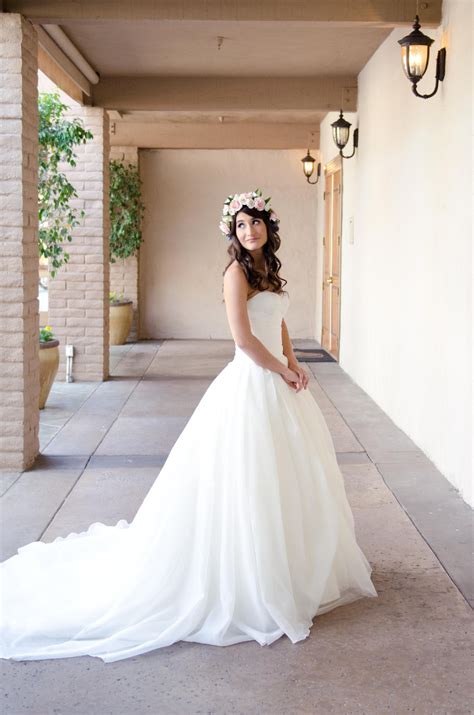 White organza vera wang wedding dress. Vera Wang Textured Organza (vw351178) Wedding Dress Used ...