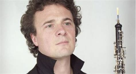 Un instrumentiste à la musicalité subtile, aux sonorités automnales qui s'investit dans tous les répertoires, y compris la. Joutes intrumentales. II - Musée de l'Armée