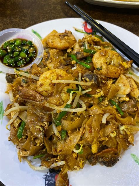 Char kway teow is a popular dish in johor (just like in singapore and throughout malaysia). 8 Tempat Char Kuey Teow Sedap di KL & Selangor - Saji.my