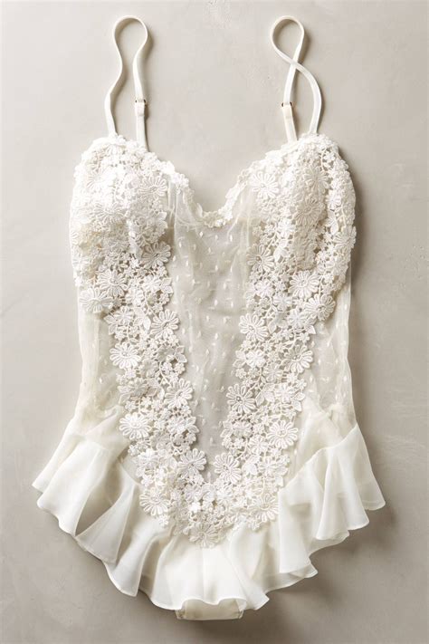 10 Sexy All White Lingerie Sets To Wear On Your Wedding Night Artofit