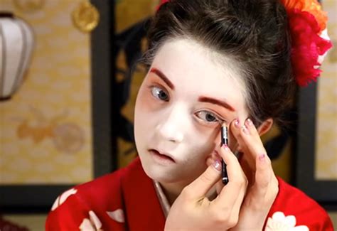 The kimono could be considered the traditional japanese gown. How to apply traditional Japanese geisha makeup ...