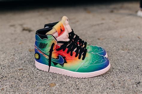 J balvin will wear his air jordan 1 during the super bowl liv halftime show with jennifer lopez and shakira. J BALVIN X AIR JORDAN 1 • MVC Magazine