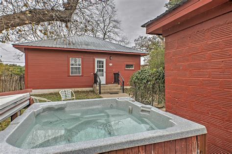 Cotton quarters is a private adorable cottage just a few blocks from main street which offers privacy yet is convenient to all fredericksburg has to enjoy. 'August Schmidt' - Fredericksburg Home w/Hot Tub! UPDATED ...