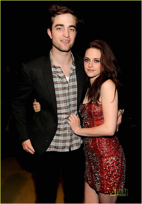 Kristen Stewart And Robert Pattinson Kissing Best Famous Pictures