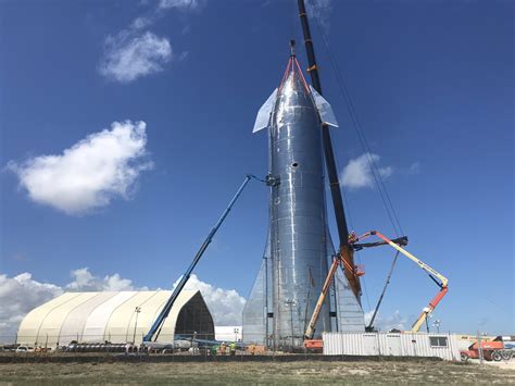 Spacex Hat Gerade Einen 164 Fuß Hohen Raketen Prototypen Gebaut