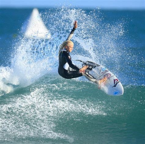 Debuting as the only rookie on the coveted wct in 2015, tati wasted no time in making her presence felt. Tatiana Weston-Webb Acquires Last Spot in the Rio Women's ...