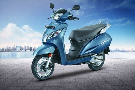 Prices for the regular activa will but the deluxe variant has a digital odometer and switch at the front for opening the seat. Honda Activa 125 Deluxe Price, Specifications, Features ...