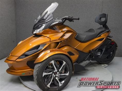 I take you on a 9 min ride through the neighorhood i live in. 2014 Can-Am Spyder ST LIMITED Used