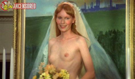 Nackte Mia Farrow In A Wedding