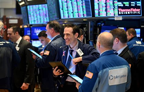 Dow Jumps 350 Points To Start Week Sandp 500 Inches Closer To All Time