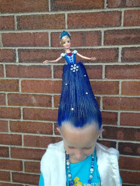 This crazy hairstyles is quirky and fun. 20 de los mejores peinados del "Día del cabello loco"