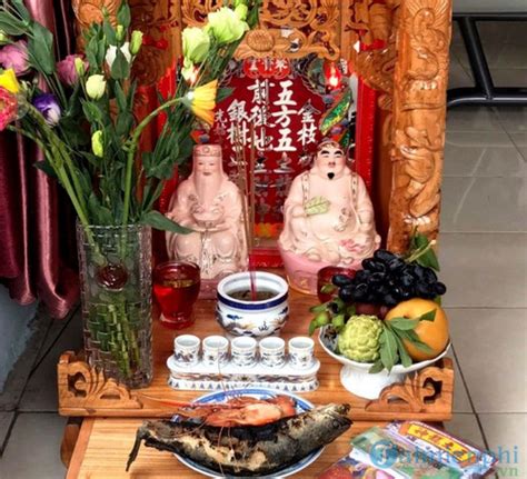 Theo đó, trên thị trường quốc tế, giá vàng thế giới đóng cửa tuần giao dịch ở mức. Lễ cúng Thần Tài ngày 10 tháng giêng gồm những gì? vàng mã, gạo, đèn d