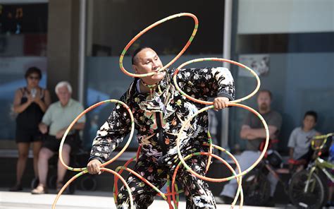 Photos International Street Performer Festival Takes Over Downtown