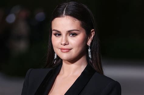 Biographie De Selena Gomez âge Carrière Succès Album Grazia