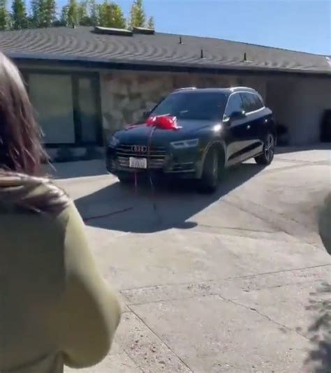 Lizzo Surprises Her Mom With New Car For Christmas