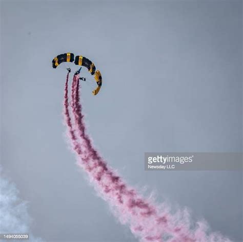 Bethpage Air Show Photos And Premium High Res Pictures Getty Images