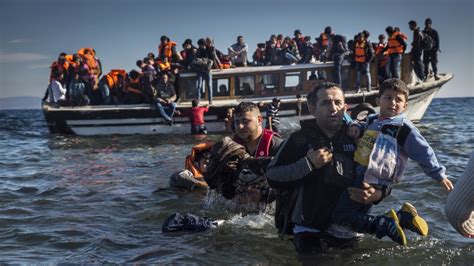 un says over 700 000 refugees reached europe this year news al jazeera