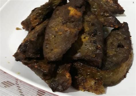 Rebus santan hingga mendidih, lalu tambahkan bumbu halus, sambil diaduk. Resep Paru sapi goreng bumbu ungkep oleh Rizq D'hijab ...