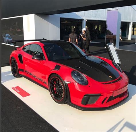 Guards Red 2019 Porsche 911 Gt3 Rs Weissach Is Color Coded Autoevolution
