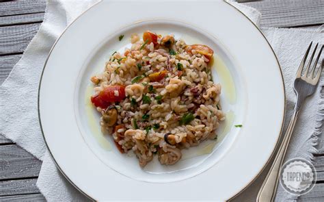 Una volta puliti, tagliati ed infarinati i calamari, non resterà che irrorarli e cuocerli al forno per circa 20 minuti. Risotto ai frutti di mare congelati - ricetta - Tapenda.it