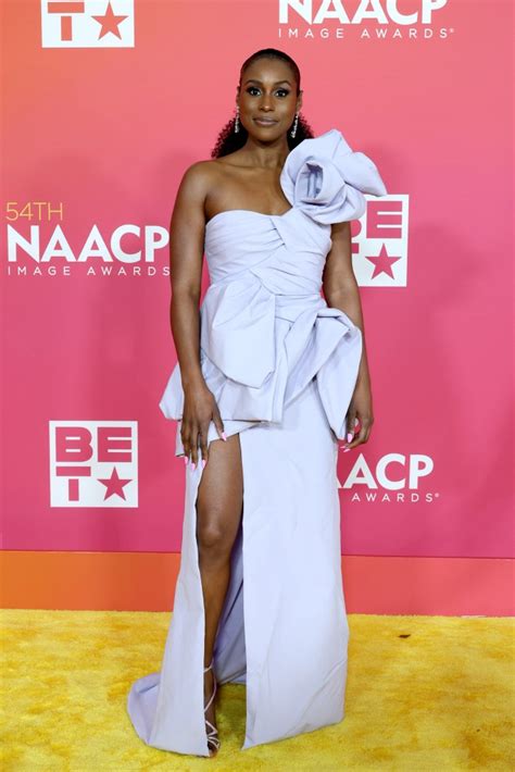 Issa Rae Pops In Sparkling Sandals At Naacp Awards Red Carpet 2023