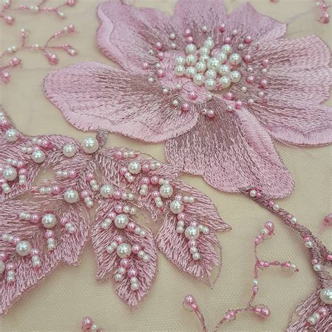 imperiallaces in bu Instagram fotoğrafını gör beğenme Beaded embroidery Bead embroidery