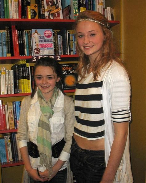 Pin On Maisie Williams And Sophie Turner