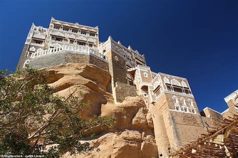 The Spectacular Five Storey Dar Al Hajar Palace In Yemen That Grows