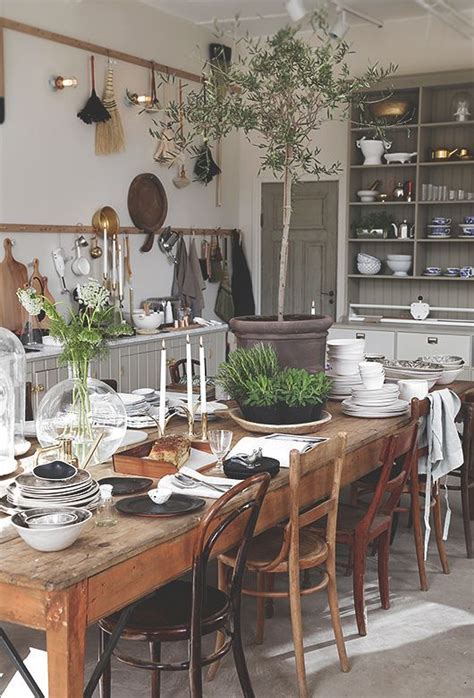 Can you believe my dining room table has been around one year?! 35+ Gorgeous Modern Bohemian Dining Room Ideas | momooze