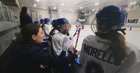 quebec s all girls hockey team wins first game at international pee wee tourney montreal
