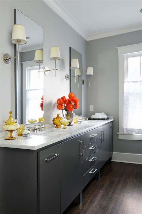 12 Popular Bathroom Paint Colors Our Editors Swear By Best Bathroom