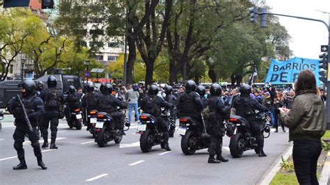 Las imágenes de la represión policial contra quienes reclamaban trabajo
