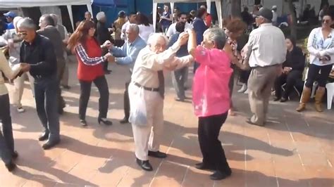 Anciano De Up Bailando Cumbia Editada Youtube