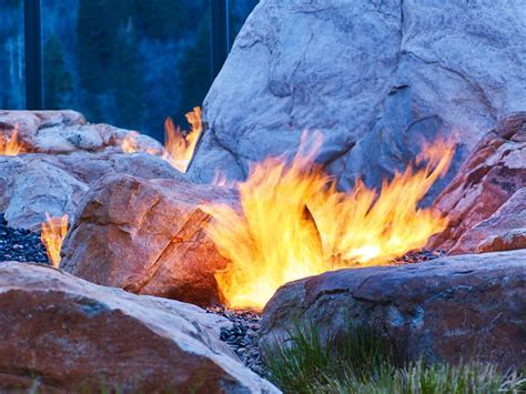 Resorts With The Sexiest Fire Pits Outdoor Fire Pit Fire Pit Outdoor Fire