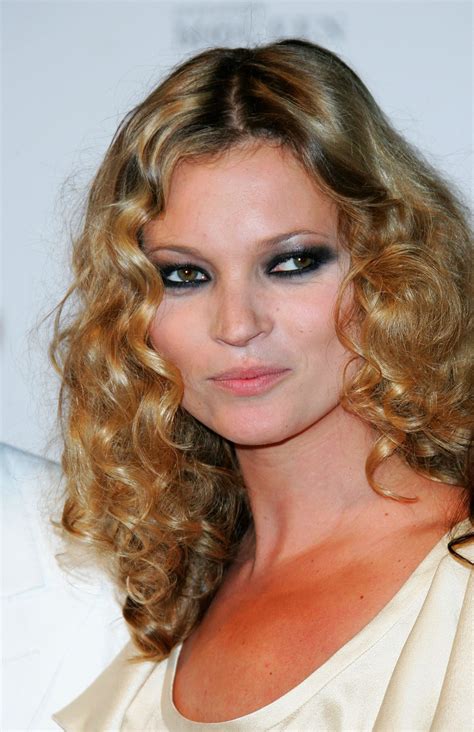 Kate Moss Beauty Looks We Love The Models Iconic Makeup Moments Fashion Magazine
