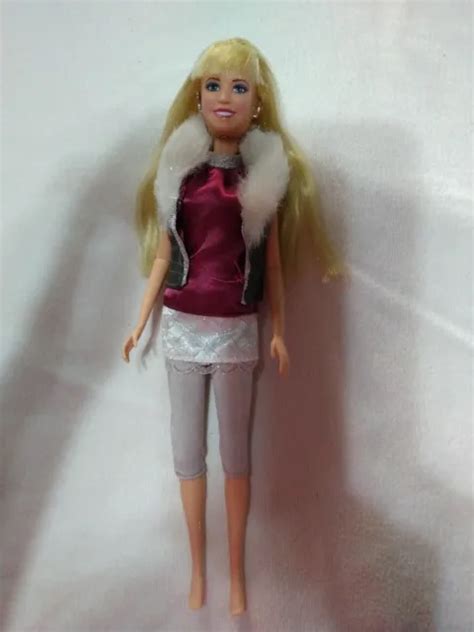 Disneys Holiday Pop Star Hannah Montana Doll 1599 Picclick