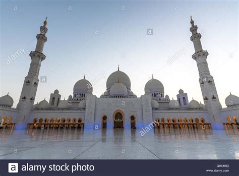 Sheikh Zayed Grand Mosque Abu Dhabi Stock Photo Alamy