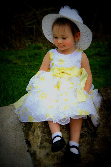 Toddler In Easter Dress Pic
