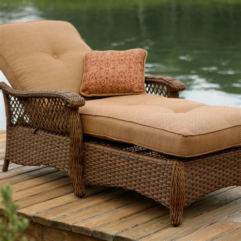 Our collection features everything from modern lounge chair swings that are perfect for lemonade on the front porch to. 10 Great Outdoor Chaise Lounge With Ergonomic Seating ...