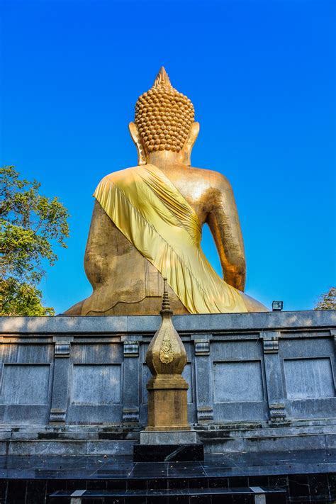 Banco De Imagens Religioso Turismo Monumento Ouro Buda Chiang