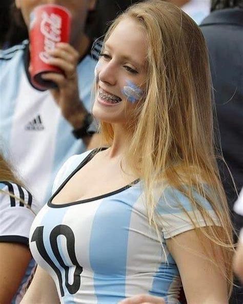 Pin On Argentina Football Fans Girls